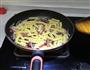 洋葱火腿炒意面的做法图解4