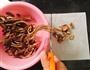 茶树菇玉米排骨汤的做法图解2