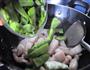 五花肉焖油豆角的做法图解4