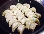 煎饺的做法图解4