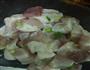 扁豆烧肉的做法图解1