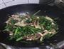 茼蒿炒墨鱼的做法图解6