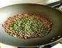 家常肉沫青豆的做法图解2