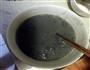 黑芝麻糯米核桃粥的做法图解4