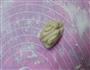酥到掉渣的莲蓉蛋黄酥的做法图解17