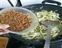 肉末豆角焖面的做法图解5
