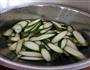 酥肉丝瓜的做法图解2
