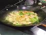 芹菜炒肉的做法图解7