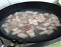 红烧肉炖豆腐扣的做法图解2