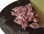 木耳肉饼蒸咸蛋黄的做法图解1