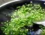 鸡蛋炒韭菜的做法图解3