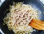绿豆芽炒肉的做法图解10