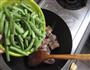 排骨土豆炖豆角的做法图解8