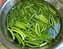 蒜苔炒肉丝的做法图解1