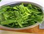 豆豉鲮鱼油麦菜的做法图解1
