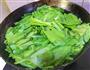 豆豉鲮鱼油麦菜的做法图解2
