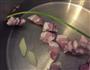 板栗红烧肉的做法图解3