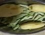 土豆炖豆角的做法图解1