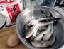 油炸沙光鱼的做法图解2
