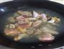 银耳莲子土鸡汤的做法图解2