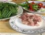 蒜苔炒肉的做法图解1
