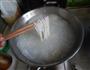 芹菜肉丝炒米线的做法图解4