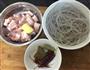 猪肉炖粉条的做法图解1