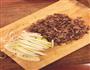 牛肉葱饼的做法图解1