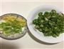 蒜苔炒腊肠的做法图解1