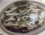 好吃不会胖的菌菇鲫鱼汤的做法图解4