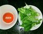 蔬菜汁鸡蛋煎饼的做法图解1