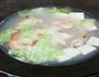 豆腐鱼头虾奶炖汤的做法图解6