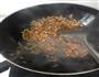 毛豆干子木耳肉丝的做法图解2