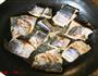 马鲛鱼炒毛豆的做法图解3