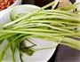 猪肉芹菜馅饺子的做法图解3