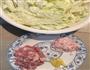 豆瓣酱炒白菜肉丝的做法图解1