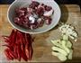 茄子炒牛腩的做法图解1