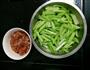 水芹炒肉片的做法图解1