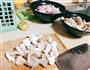 菌菇枸杞鸡汤的做法图解2
