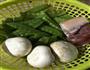 扁豆蘑菇炒肉片的做法图解1