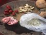 花生薏米红枣骨藕汤的做法图解1
