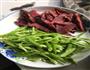 蒜苔尖椒腊牛肉的做法图解3