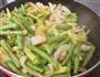 五花肉豆角焖面的做法图解3