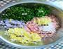 虾仁三鲜水饺的做法图解1