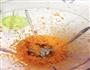 咖喱鸡肉丸香肠卷配草莓酱的做法步骤2
