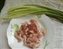 蒜苔炒肉的做法图解1