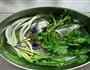 猪肉豆腐丸子和蔬果面的做法图解1