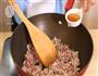 千张蒜苔肉卷-迷迭香的做法图解5