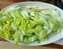 芹菜炒鸭肾的做法图解1