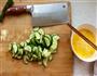 鸡蛋炒瓜片 5分钟快菜的做法图解1